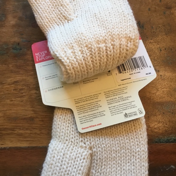 The North Face Cable Knit Mitt - Warm Fleece Lined - Picture 6 of 7